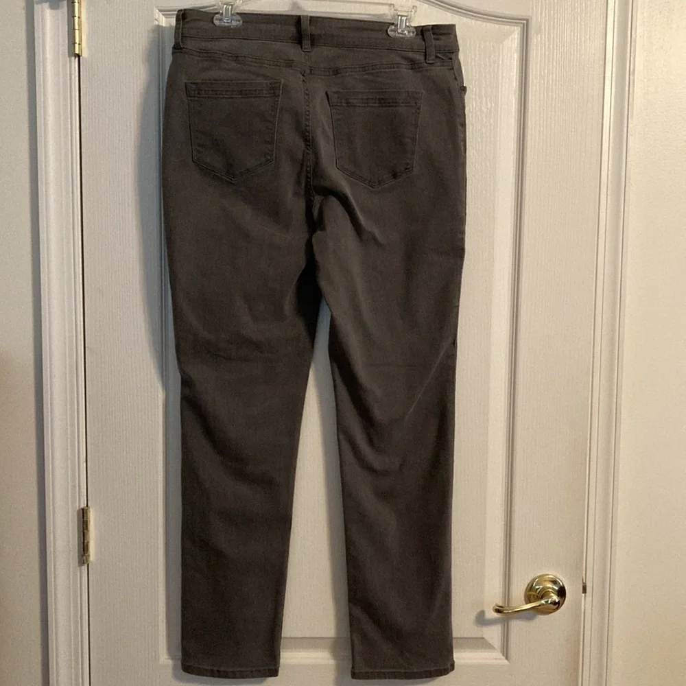 Croft & Barrow Grey Denim Jeans 12 - Picture 4 of 8